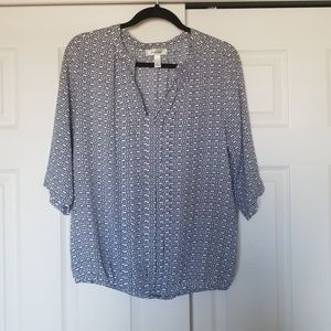 Dress Barn Navy and White patterned top Size Large